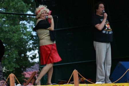 Fotografia z Dni Gminy Wicko 2009 - występ kabaretu Hanysy 